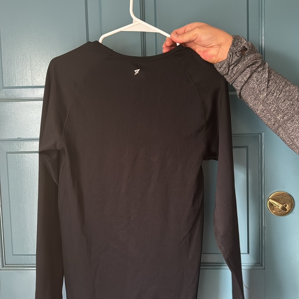 WORKOUT LONGSLEEVE - Picture 2 of 5